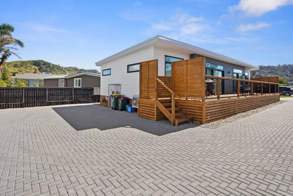 Another On Leo Waihi Eksteriør bilde